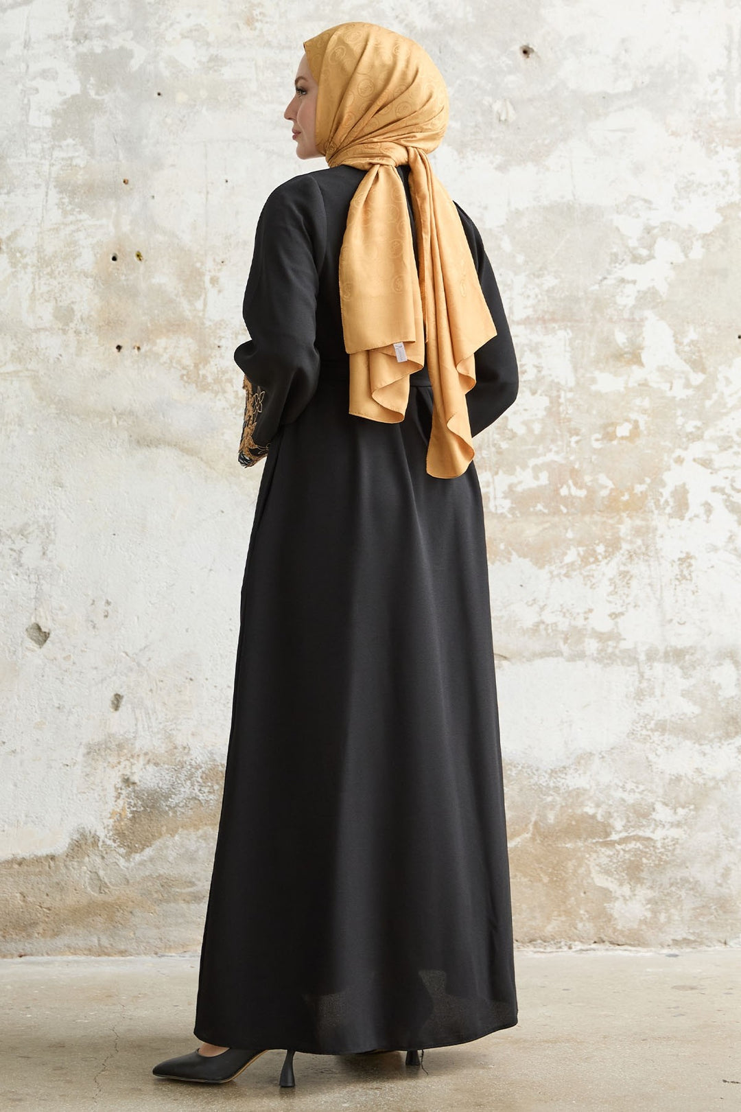 MDS Women Flower Stamp Detail Black Abaya - Schaumburg