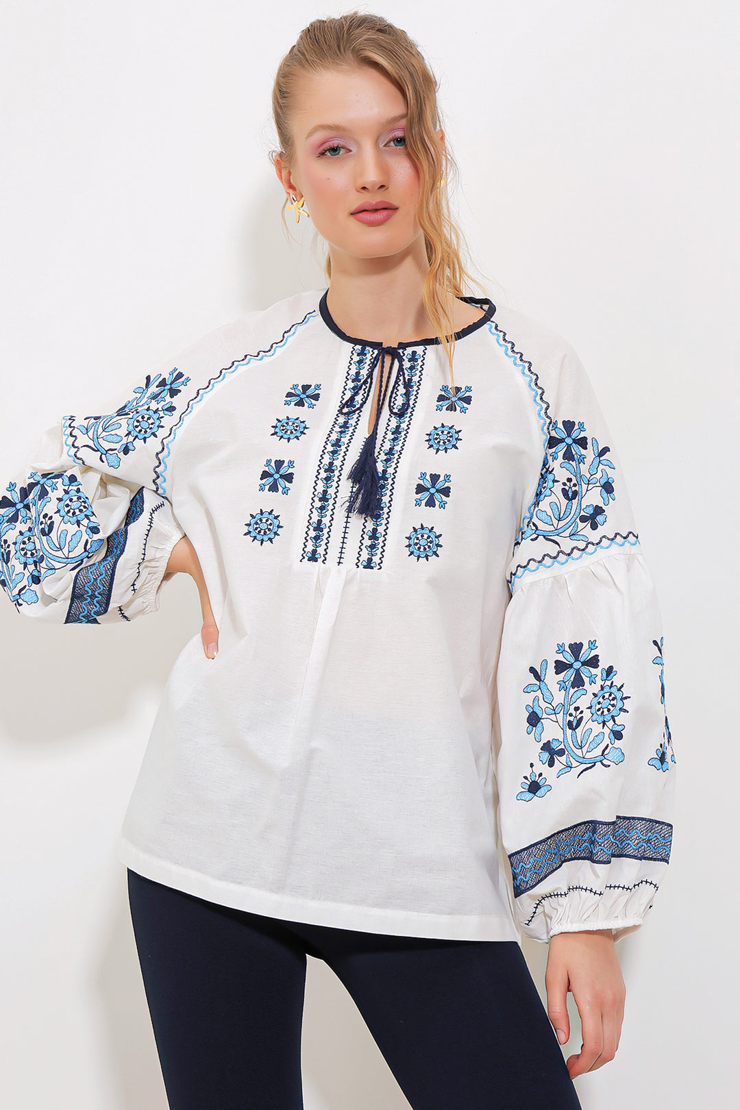 BGD Women Woman Blue Ecru Embroidered Linen Blouse 902 - Avondale