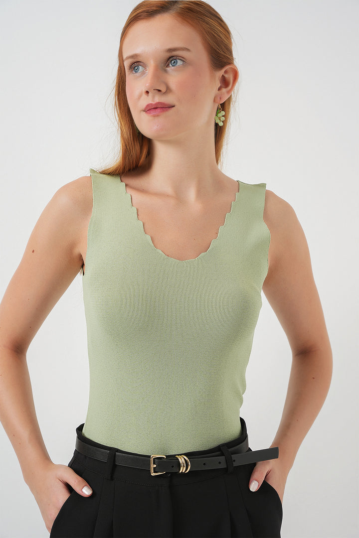 BGD Women Women's Zigzag V-Neck Blouse 15930 - Çağla - Dzhankoi