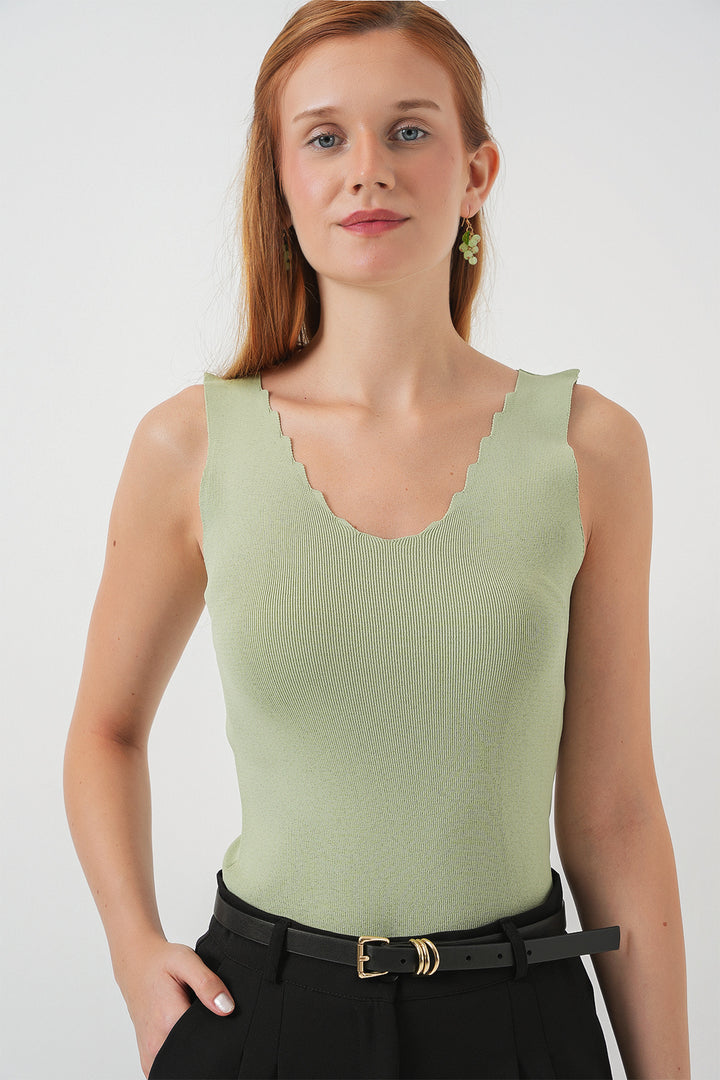 BGD Women Women's Zigzag V-Neck Blouse 15930 - Çağla - Dzhankoi