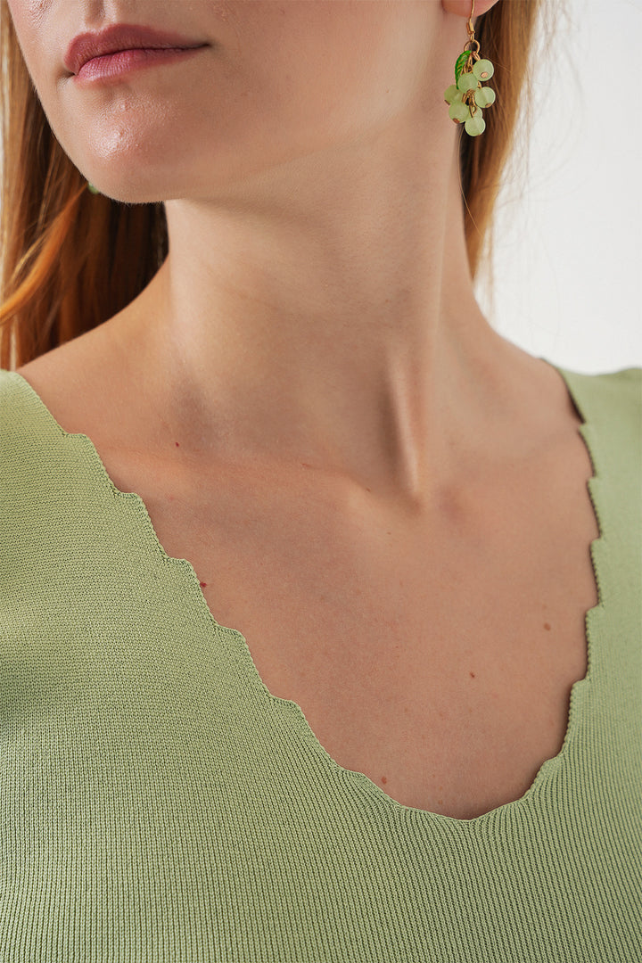 BGD Women Women's Zigzag V-Neck Blouse 15930 - Çağla - Dzhankoi