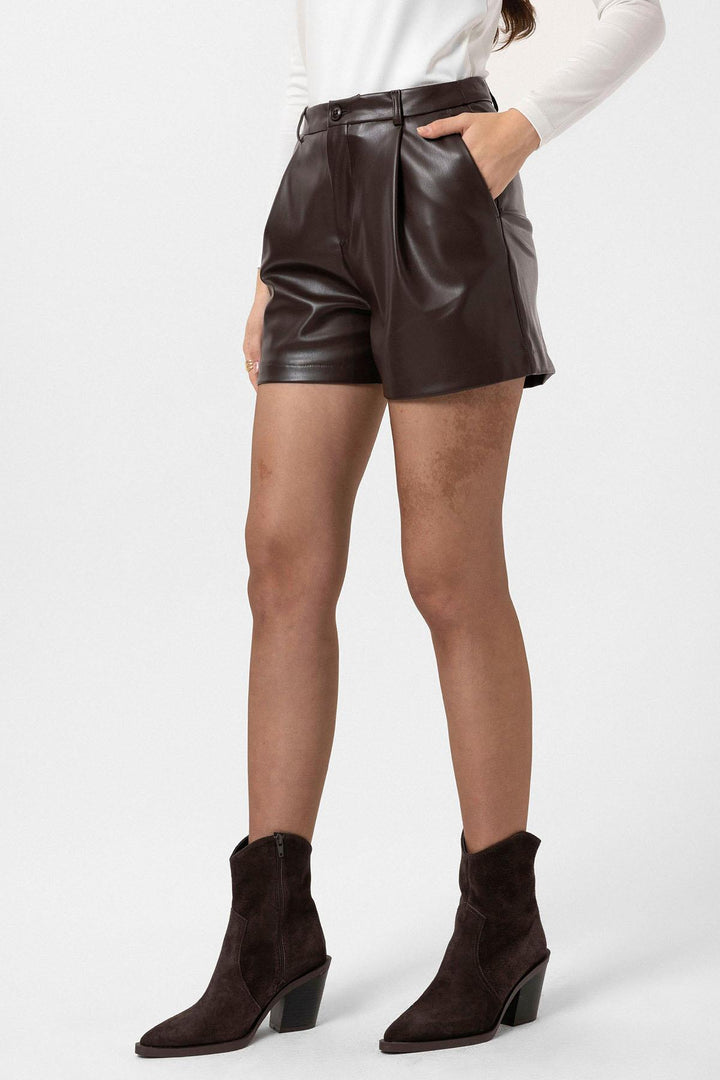 ANT Antioch Coffee Women's Faux Leather Women's Shorts - Alhaurín de la Torre
