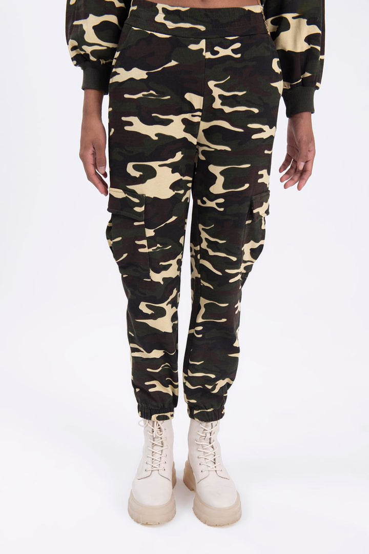 BSL Women Cargo pocket camo jogger pants - Mira