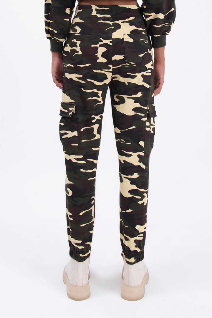 BSL Women Cargo pocket camo jogger pants - Mira