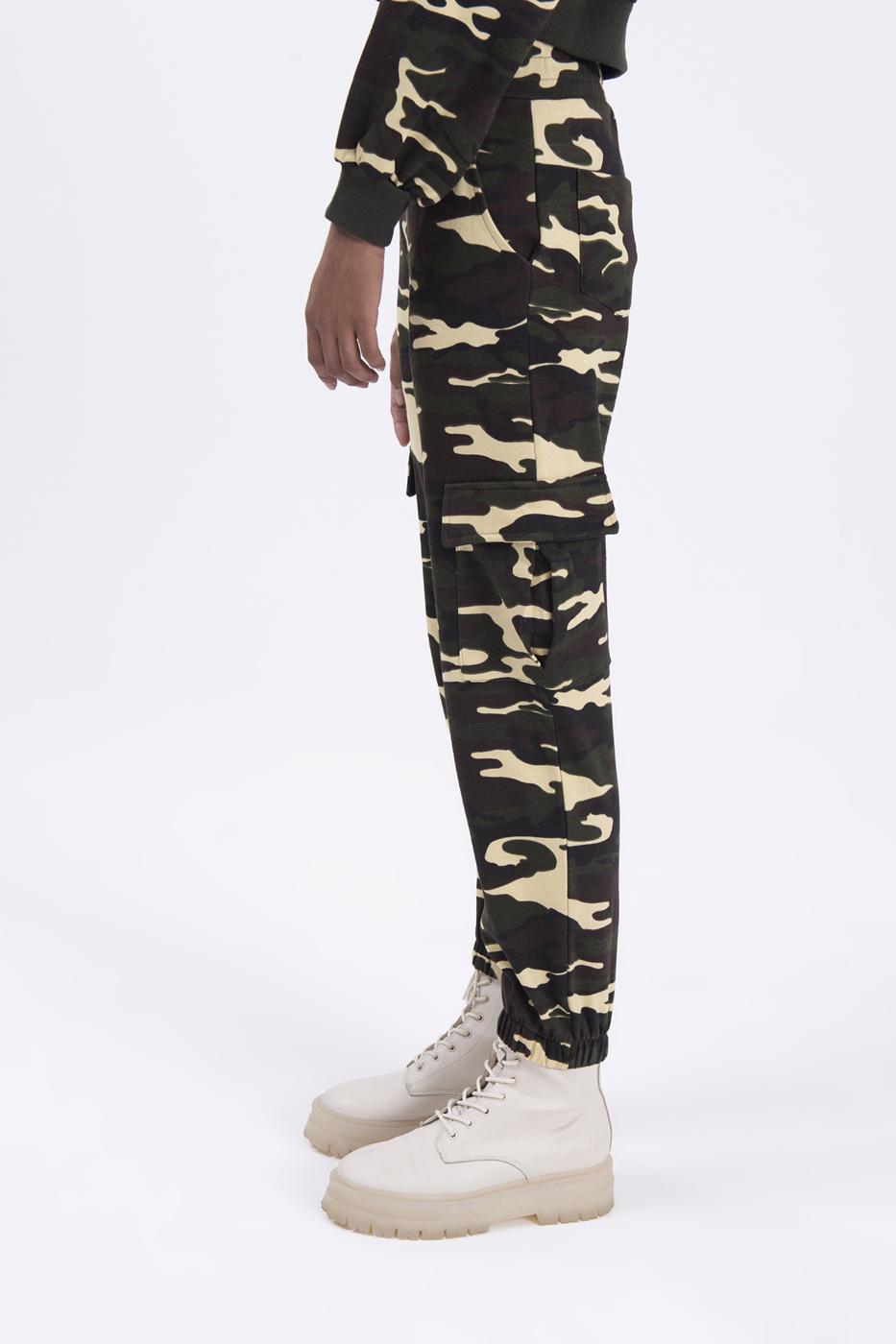 BSL Women Cargo pocket camo jogger pants - Mira