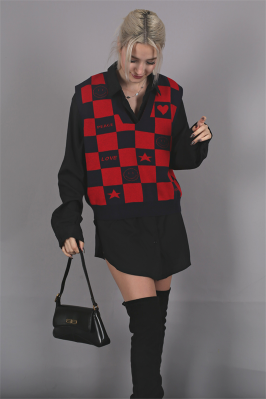 MDX Red V-Neck Checkered Regular Fit Women's Sweater - Huntersville