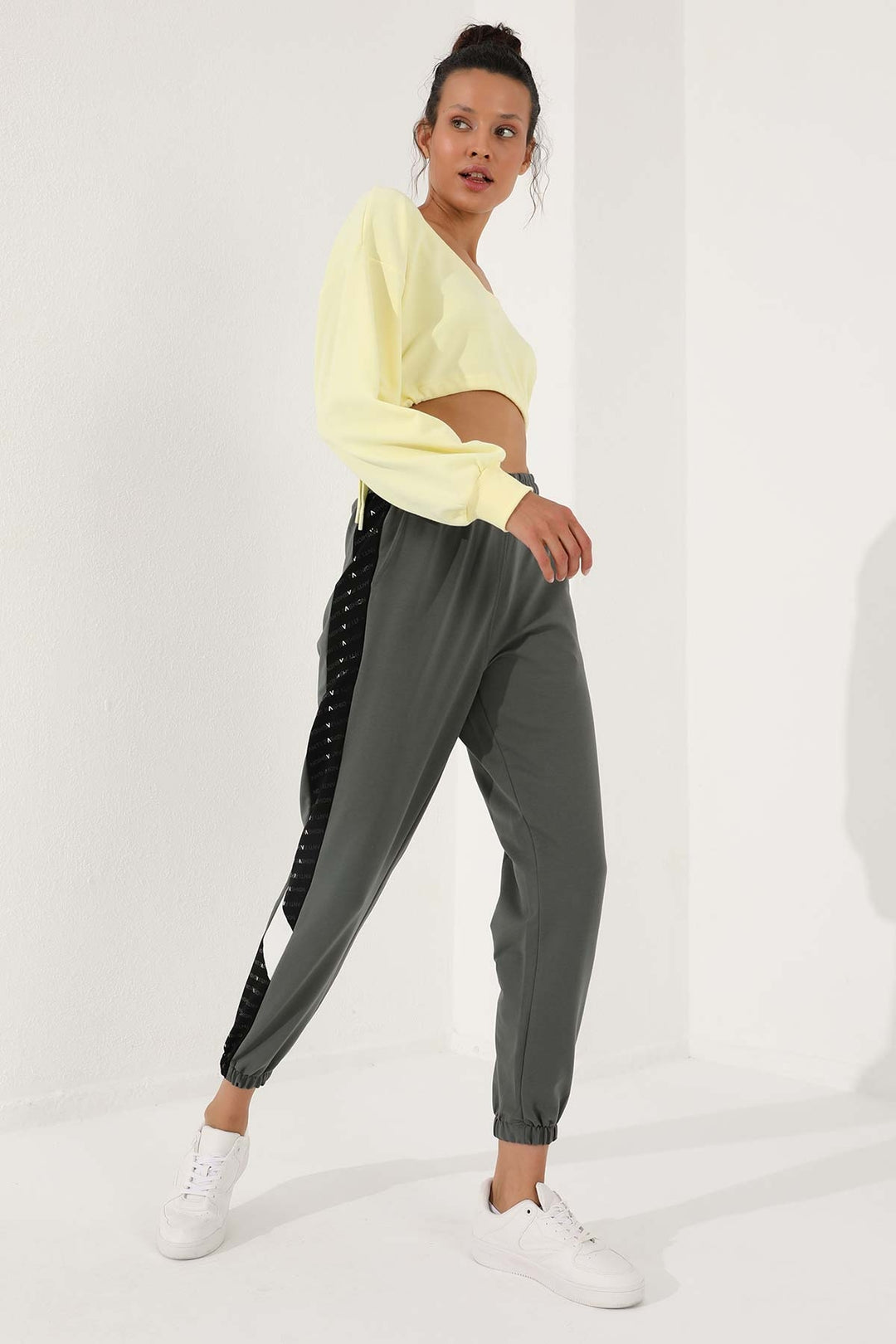 TMY Çağla Dotted Stripe Detailed Jogger Comfortable Fit Elastic Cuff Women's Sweatpants - 94579 - Peoria