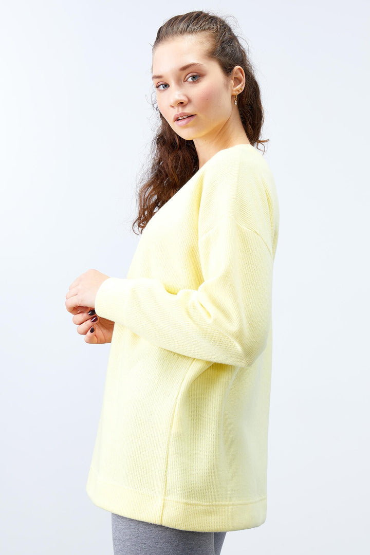 TMY Lemon Asymmetric Cut O Neck Thessaloniki Women's Oversize Sweatshirt - 97191 - Leander