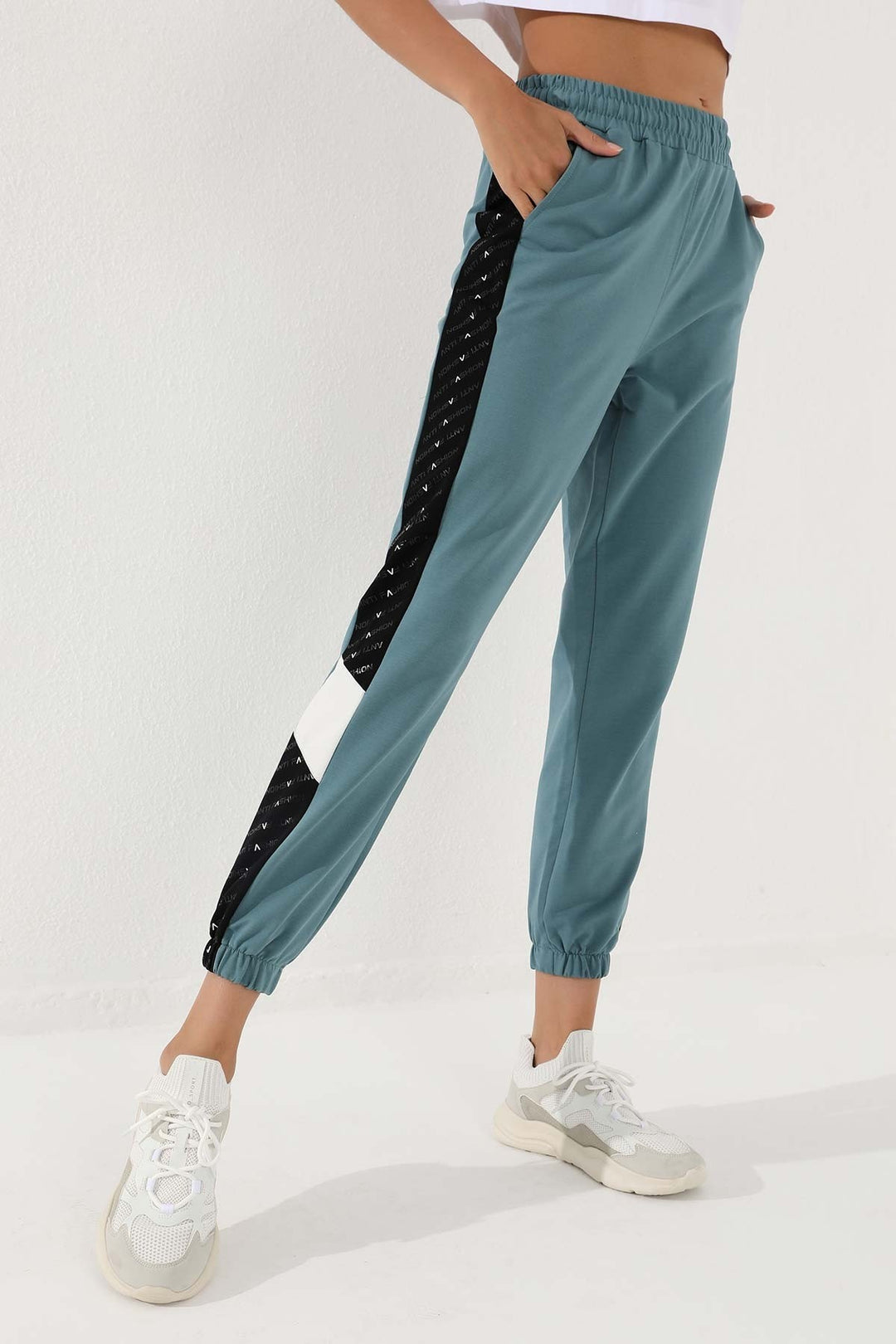 TMY Mint Green Polka Dot Detailed Jogger Comfortable Fit Elastic Cuff Women's Sweatpants - 94579 - Tepotzotlán