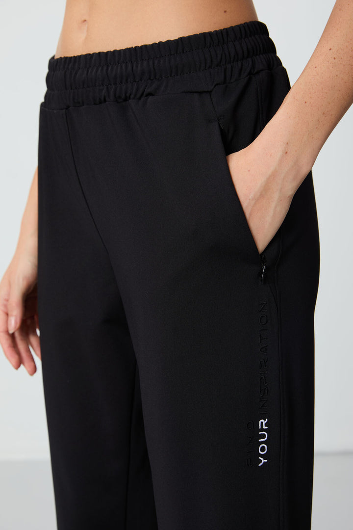 TMY Black Hooded Hidden Pocket Detailed Standard Mold Women's Tracksuit - 95306 - Springfield