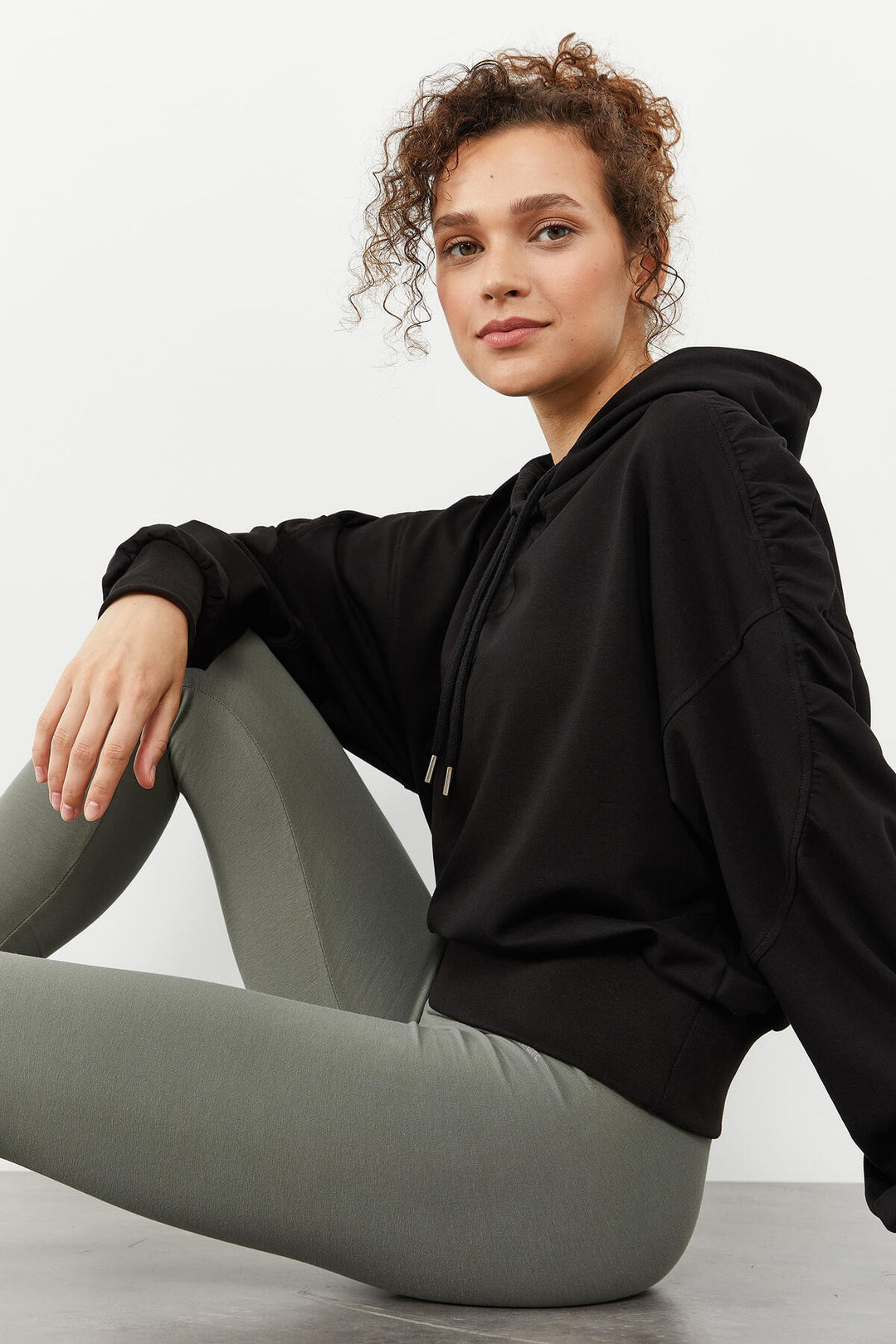TMY Black Shoulder Ruched Detail Balloon Sleeve Comfortable Fit Women's Sweatshirt - 97166 - York