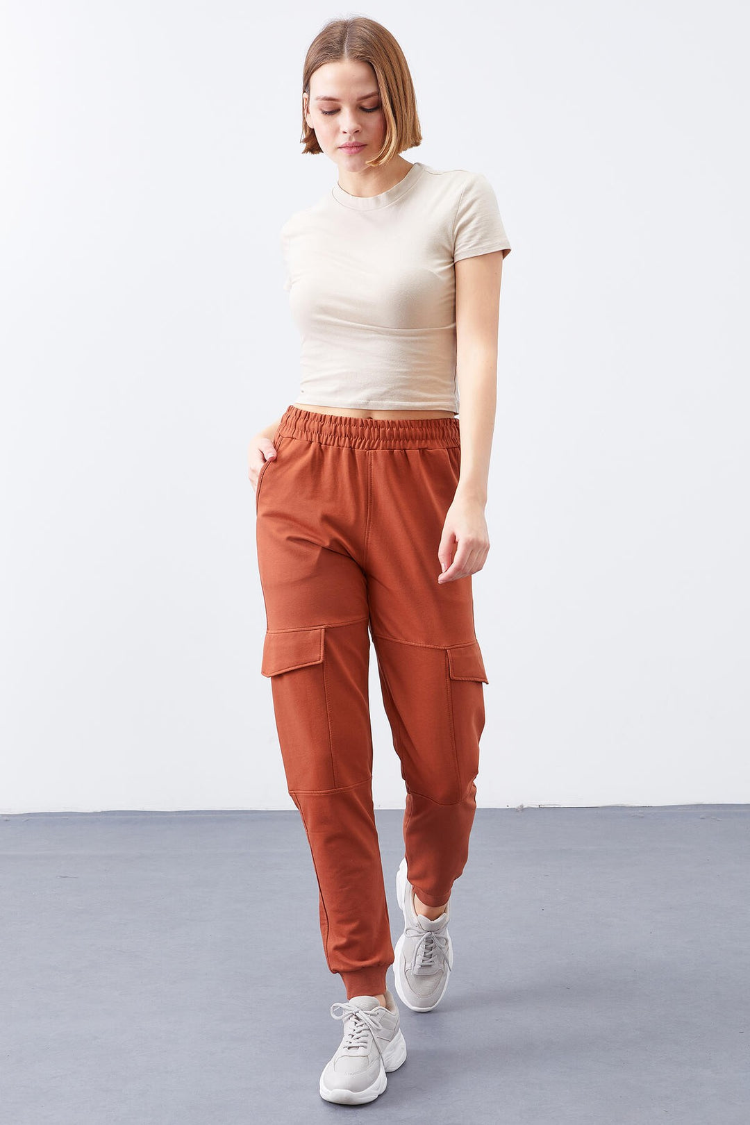 TMY Cinnamon Cargo Pocket Comfortable Fit Cuffed Women's Sweatpants - 94581 - La Chaux-de-Fonds