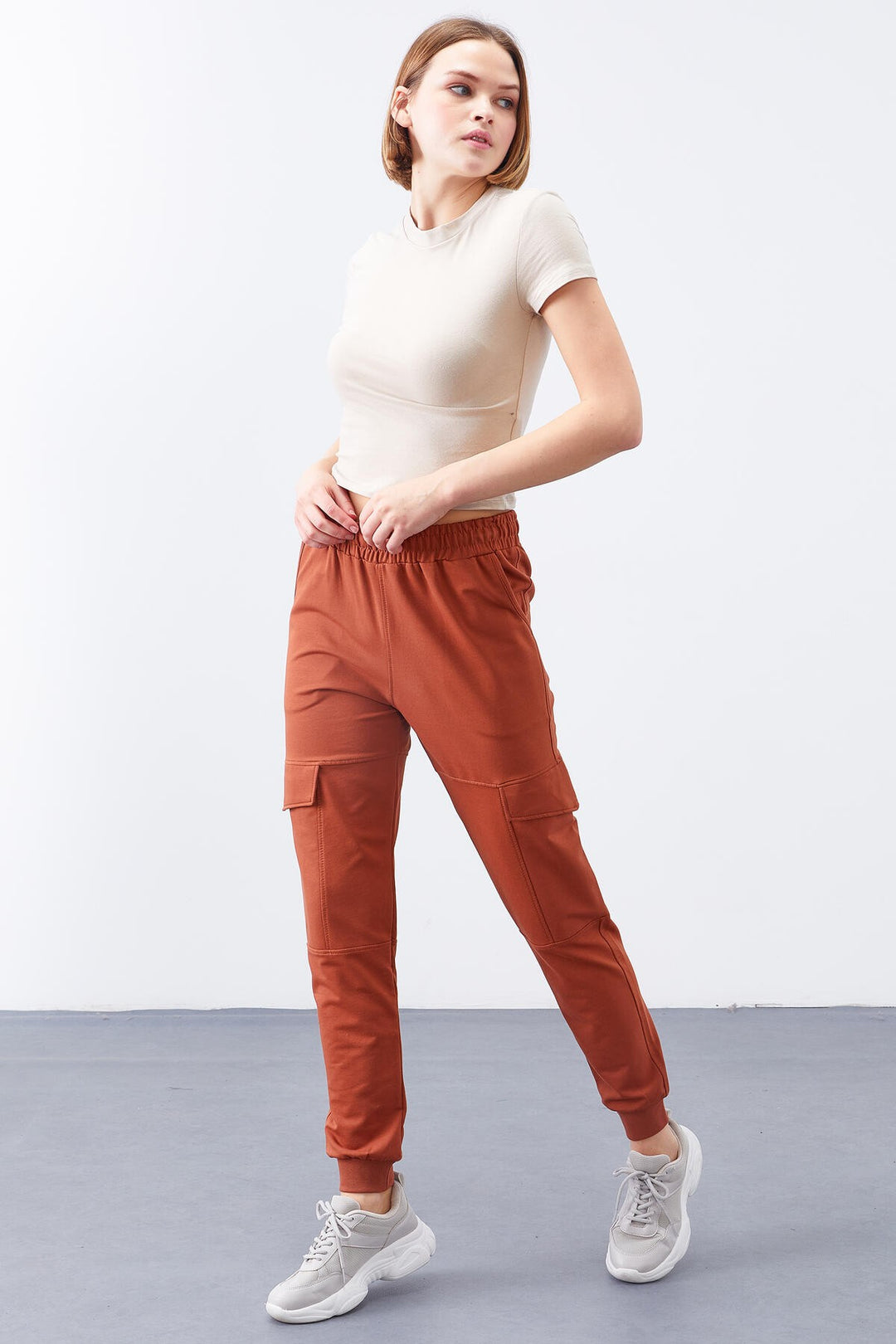 TMY Cinnamon Cargo Pocket Comfortable Fit Cuffed Women's Sweatpants - 94581 - La Chaux-de-Fonds