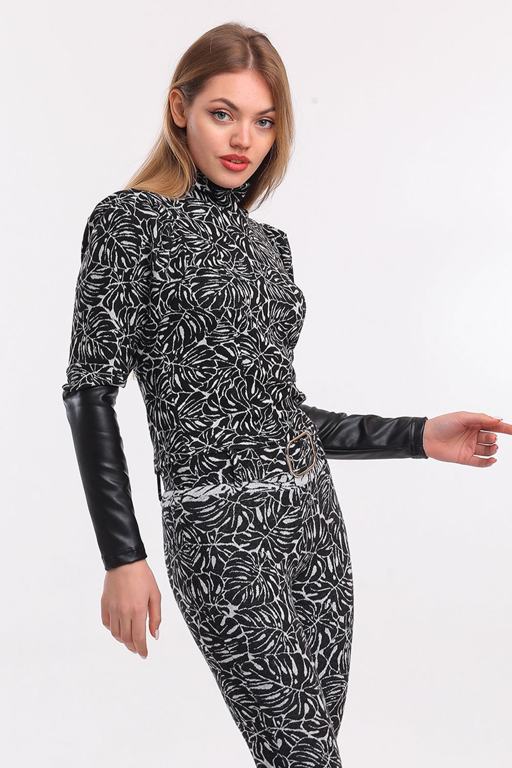 SNS Black Fisherman Collar Blouse with Leather Trimmed Sleeves - Fürth