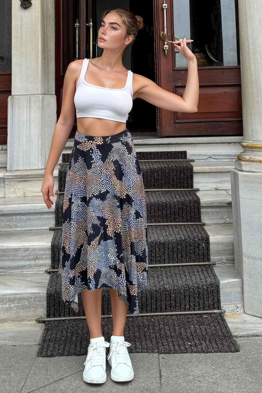 Black White Blue Patterned Asymmetric Cut Plus Size Skirt BCBSK-25700-3242 - Covilhã