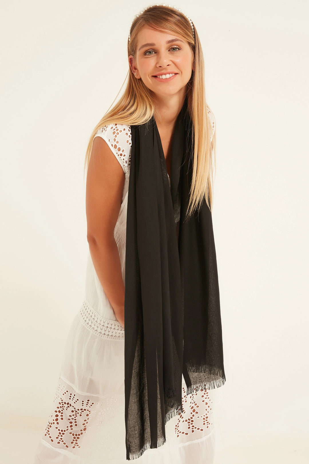 Black Scarf with Tassels BCNSV-2513108 - Worcester