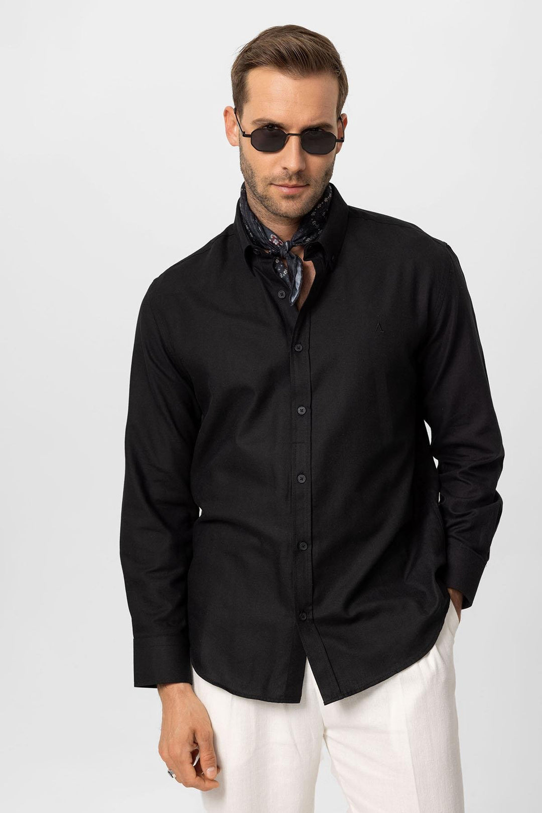 ANT Slim Fit Men's Shirt with Buttoned Collar - Drohobych