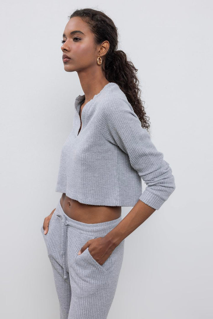 BSL Women V-Neck Detailed Blouse - Temascal