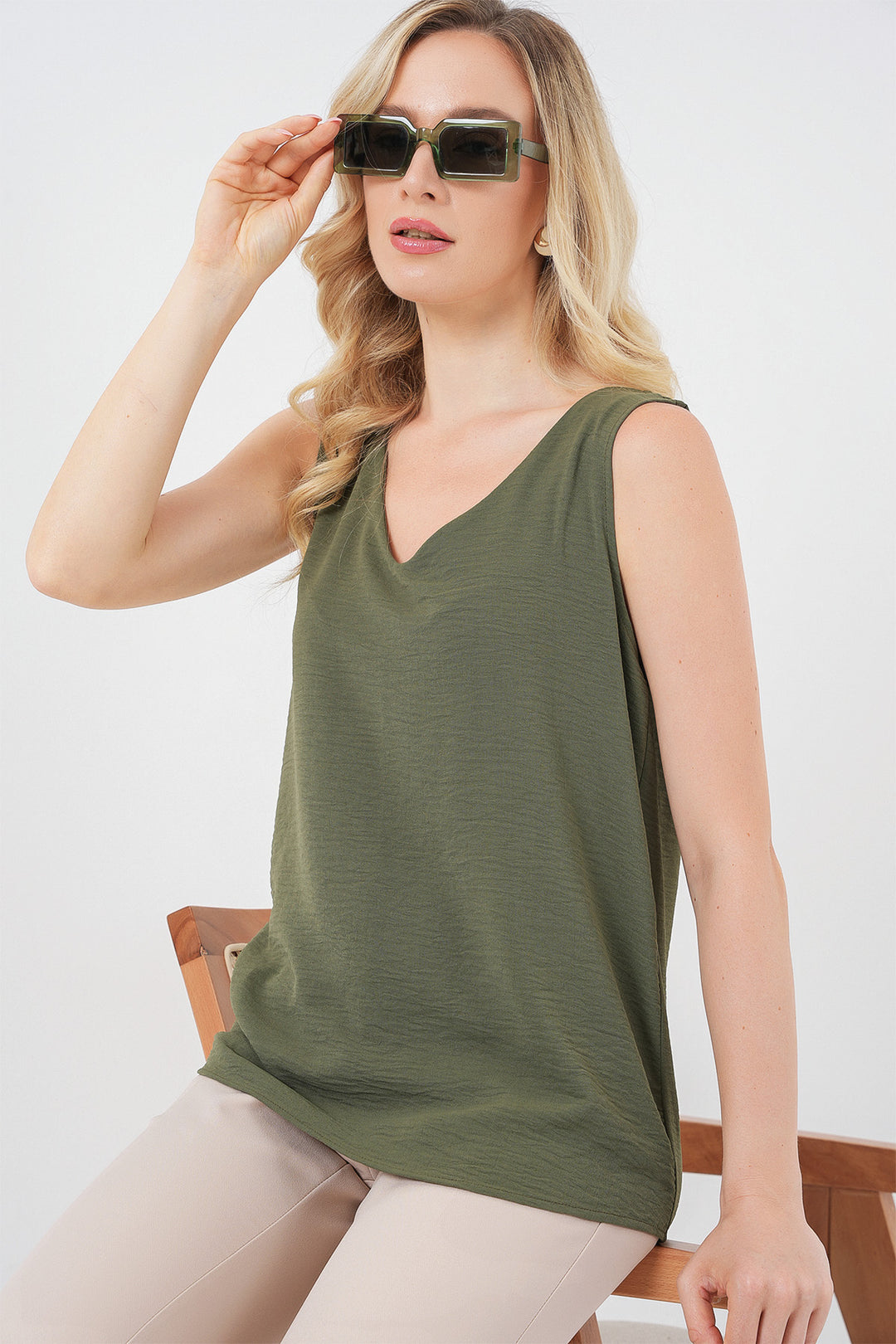 BGD Women V Neck Sleeveless Blouse 950 - Khaki - Ílion