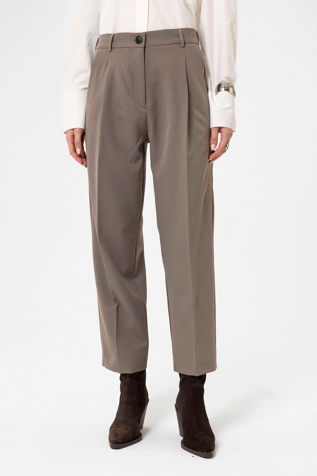 ANT Antioch Mink Women's High Waist Straight Fit Short Pants - La Spezia