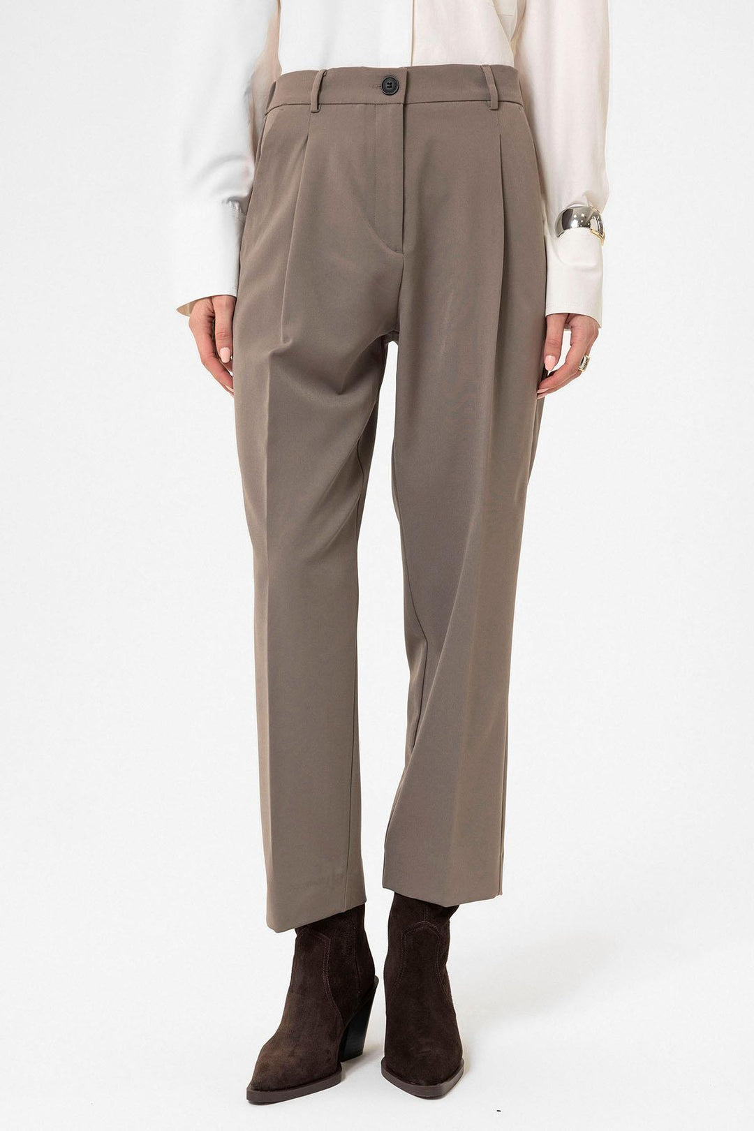 ANT Antioch Mink Women's High Waist Straight Fit Short Pants - La Spezia