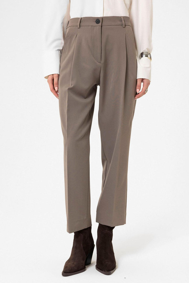 ANT Antioch Mink Women's High Waist Straight Fit Short Pants - La Spezia