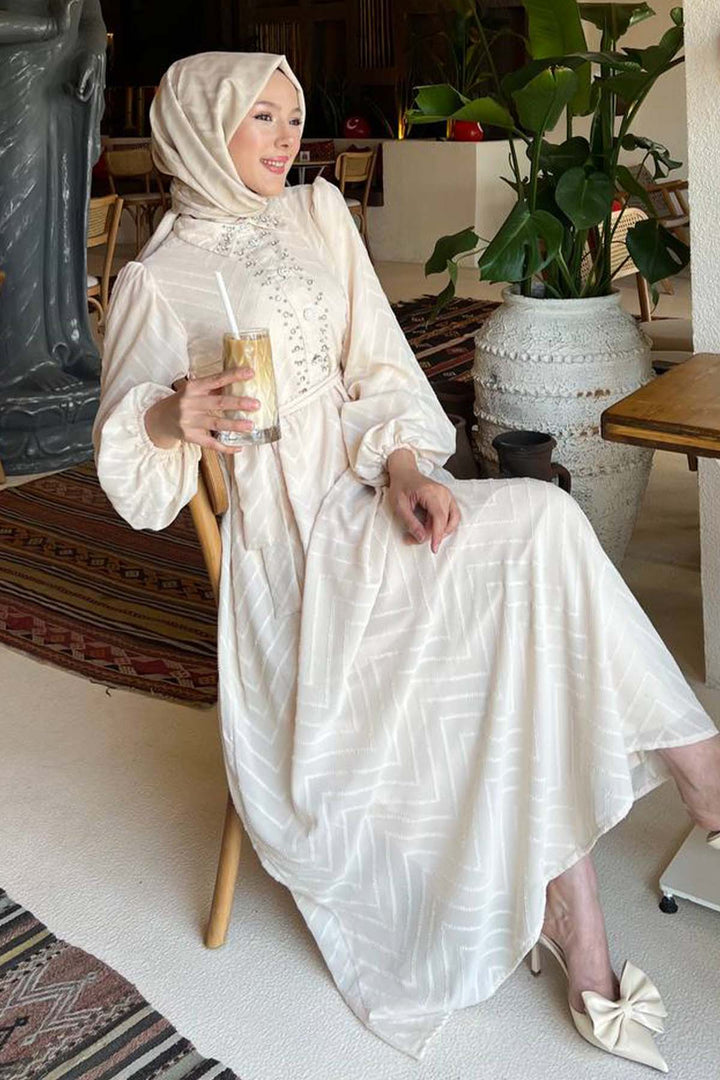 BNG Women Taş Detaylı Tesettür Elbise Krem 1412 - Cuautla