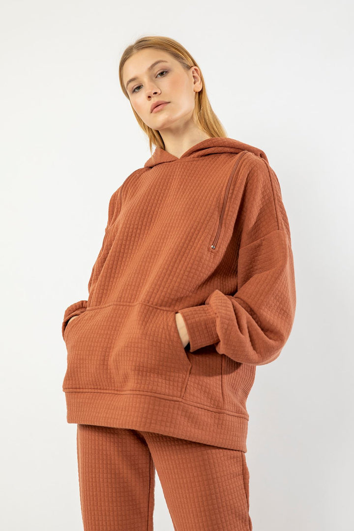 KKT Quilted Fabric Hooded Hip Height Oversize Zip Detailed Women Sweatshirt - Brick  - Castrop-Rauxel