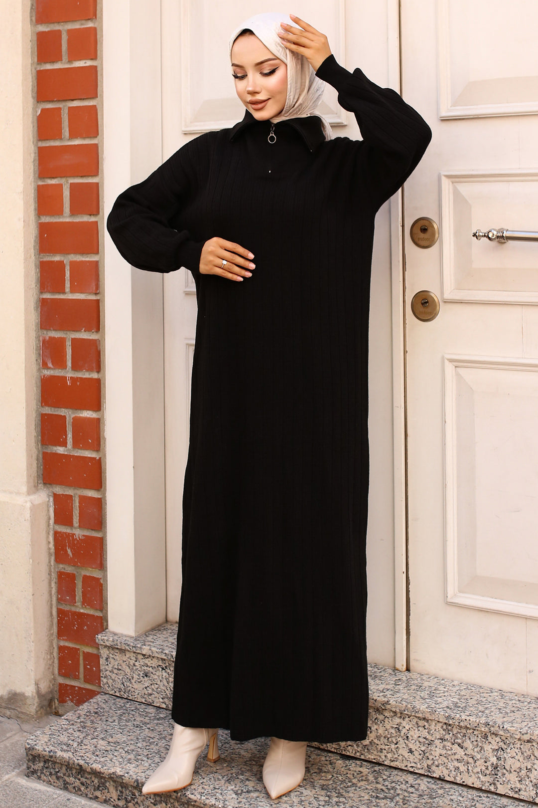 BNG Women - Ribbed Knit Dress with Zipper on the Back Black - Clermont