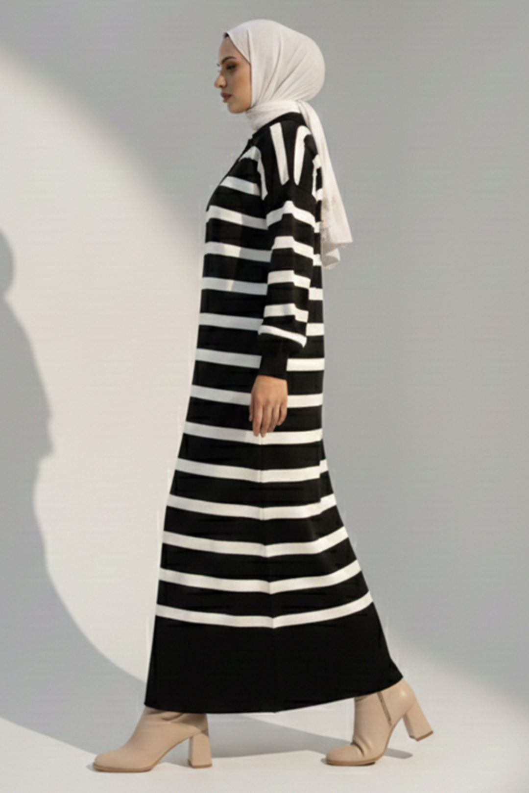 BNG Women Yakası Düğme Detaylı Çizgili Triko Elbise 11031 Siyah - Clovis