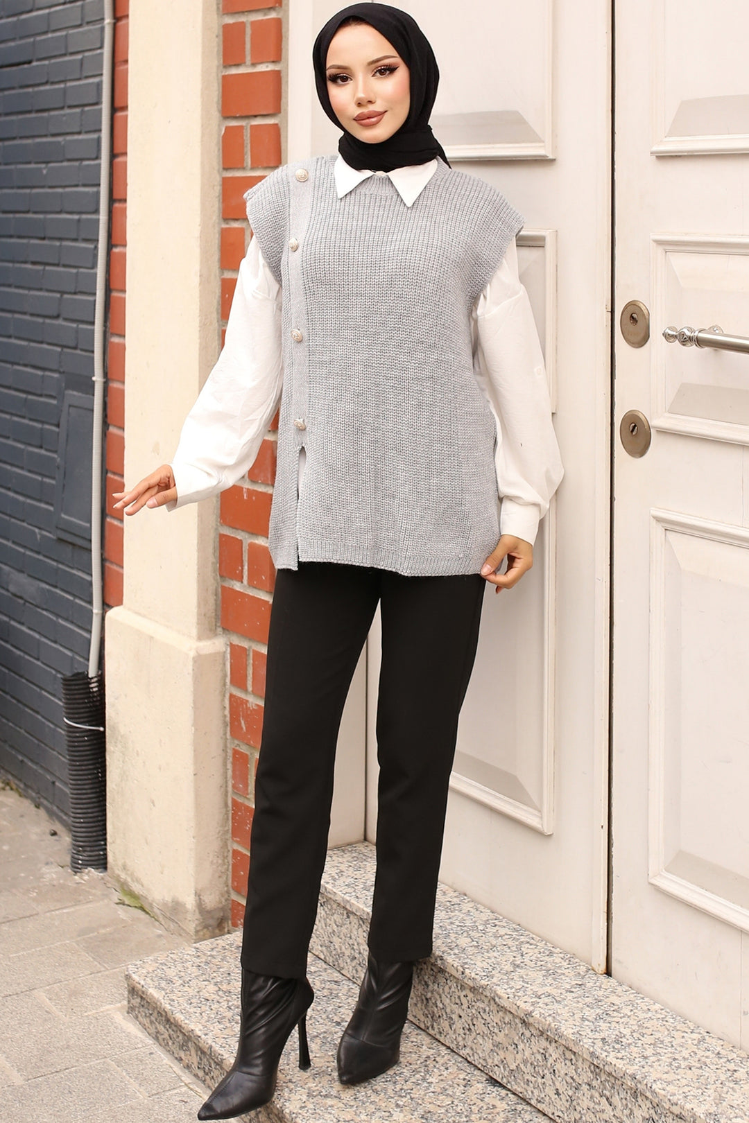 BNG Women  Button Detailed Sweater Gray - Clermont