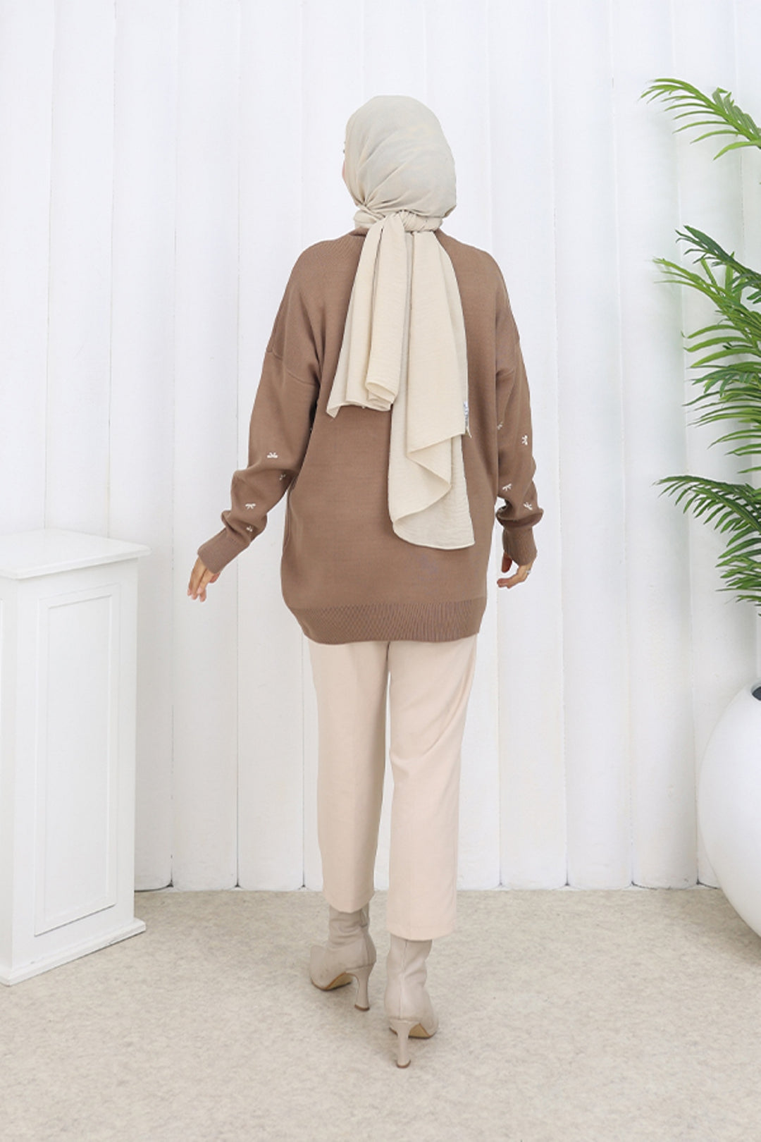 BNG Women Bow Patterned Sweater N3251 Mink - Carson