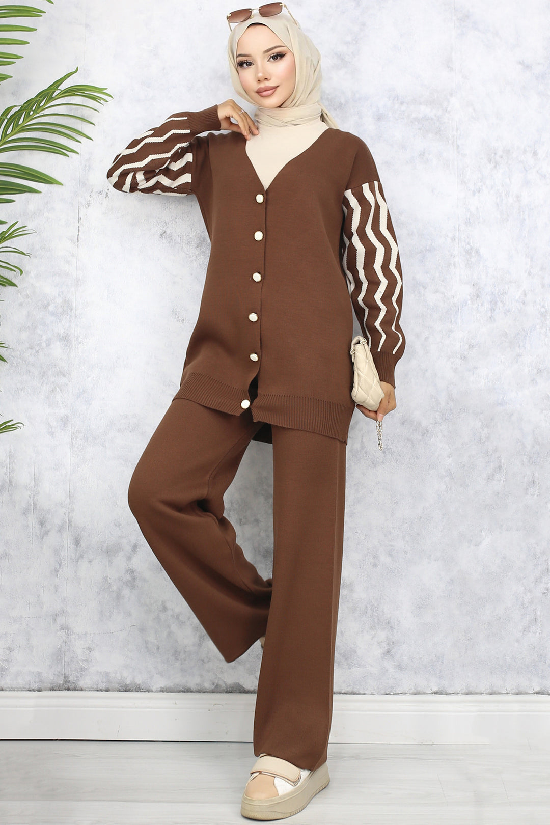 BNG Women Brown Knit Set with Patterned Sleeves - Năvodari