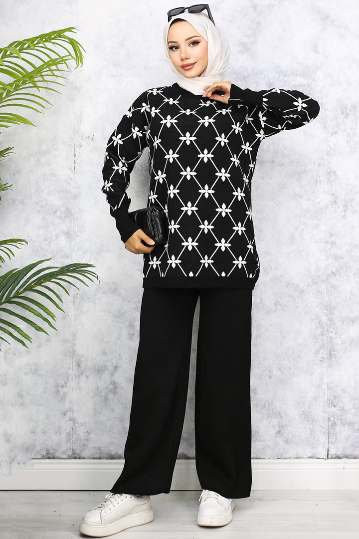 BNG Women Black Knitwear Set with Flower Pattern and Stones - Clermont