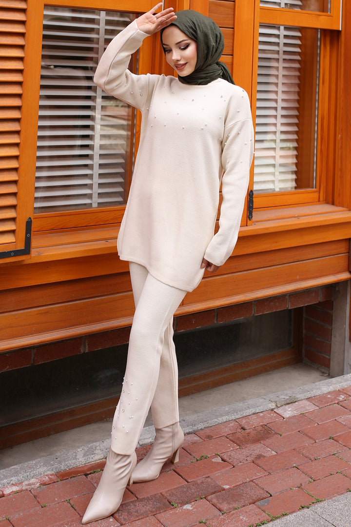 BNG Women Stone-Detailed Knit Set Ecru - Navarre