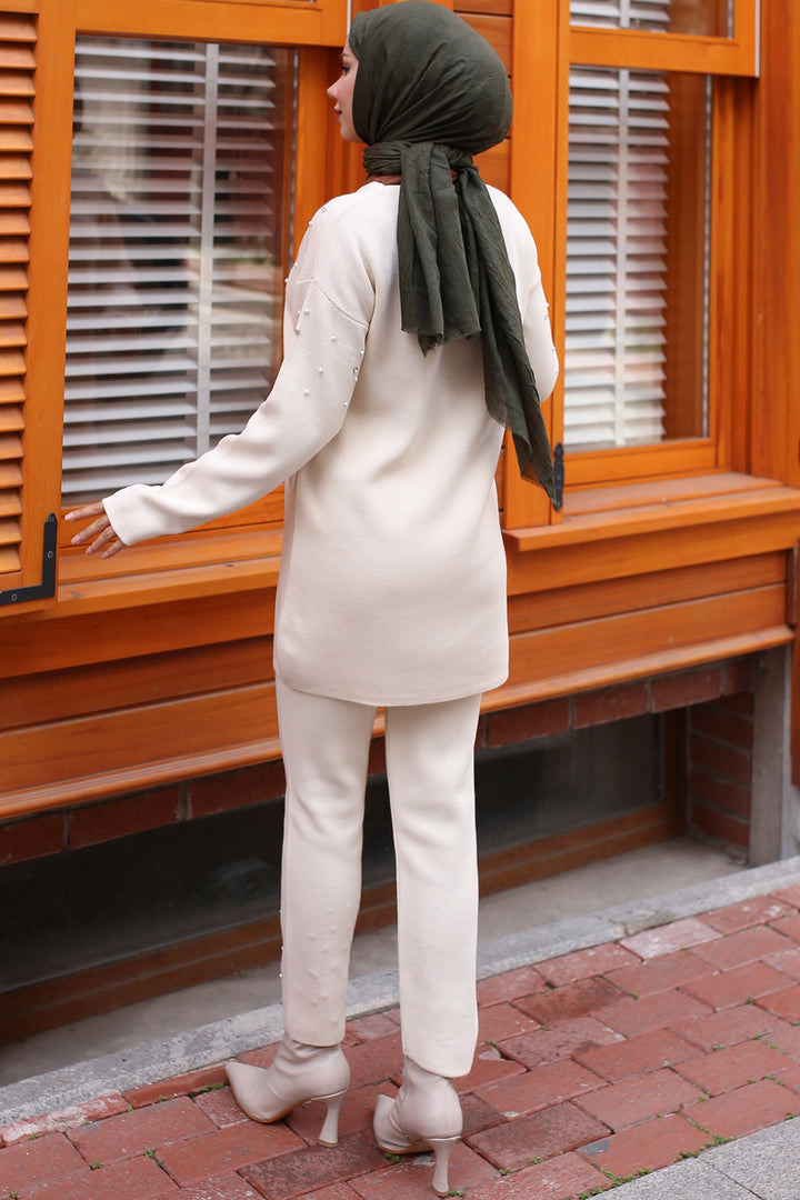 BNG Women Stone-Detailed Knit Set Ecru - Navarre