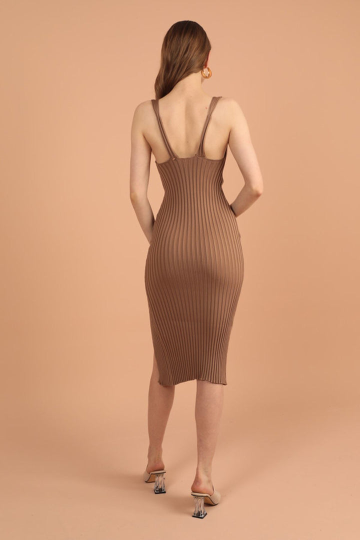 فستان KKT Knitwear سميك برقبة على شكل حرف V للنساء - بني جملي - مدينة مانوكاو