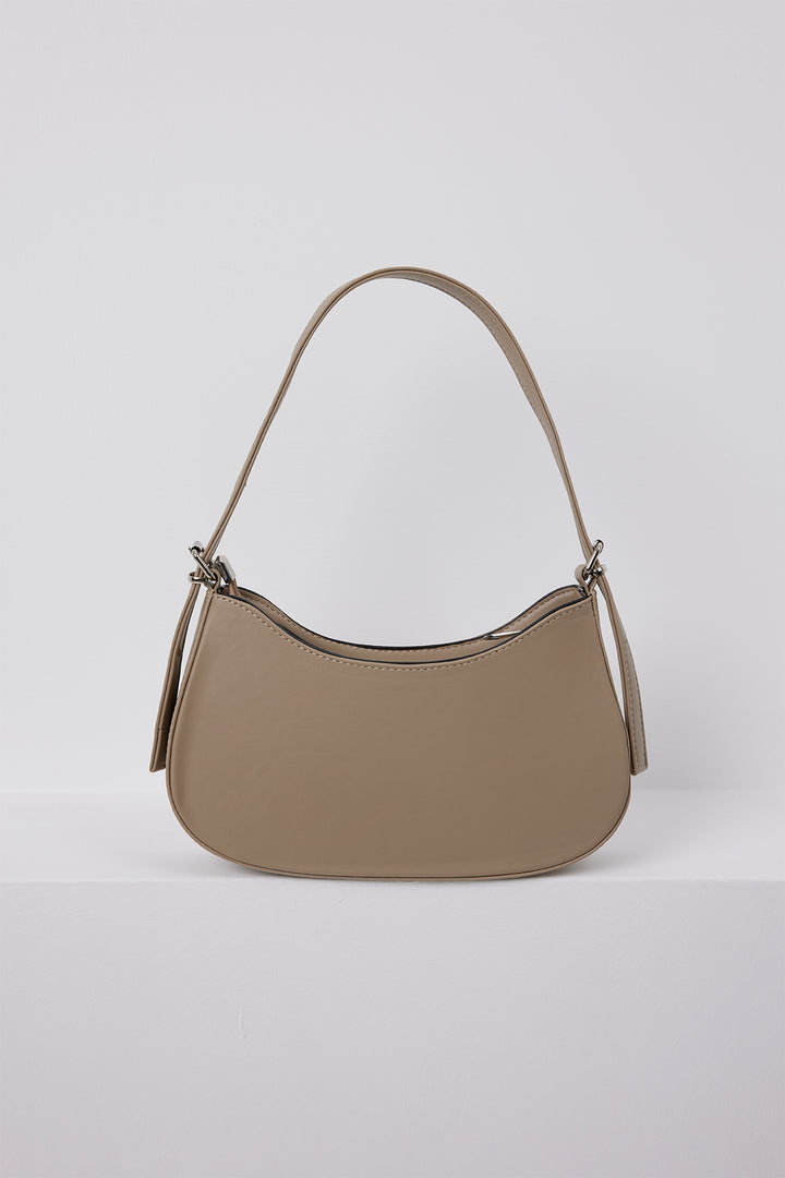 BGD Women Woman Beige Plain Baguette Bag 010167 - Isla