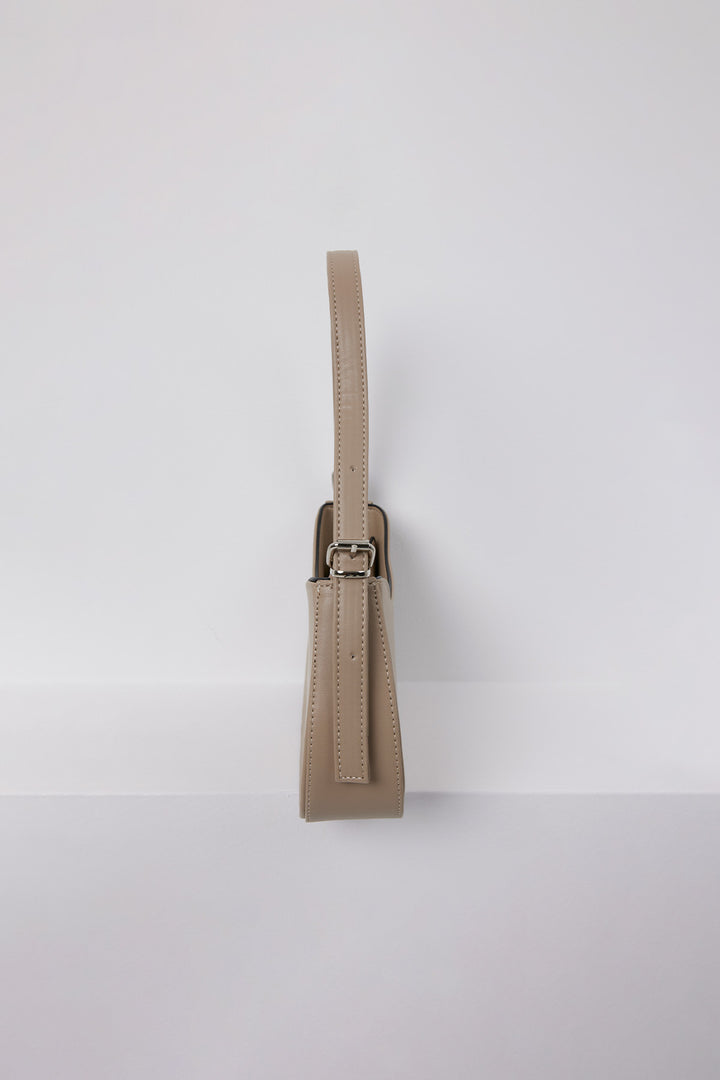 BGD Women Woman Beige Plain Baguette Bag 010167 - Isla