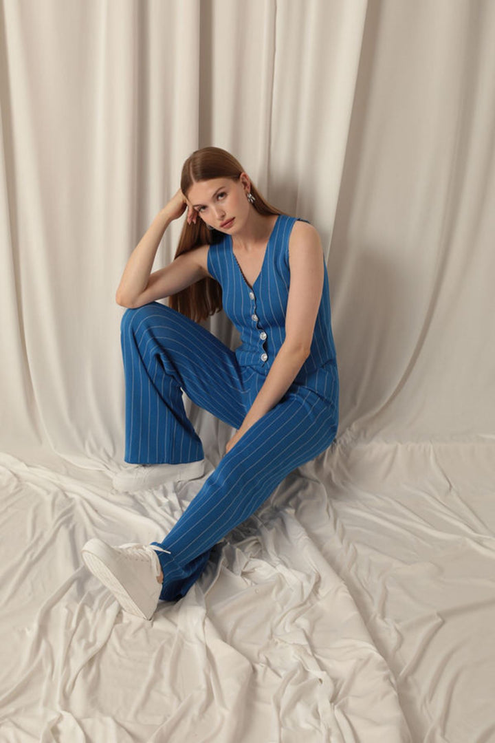 KKT Indigo Women's Suit with Knitted Fabric Vest - Onteniente