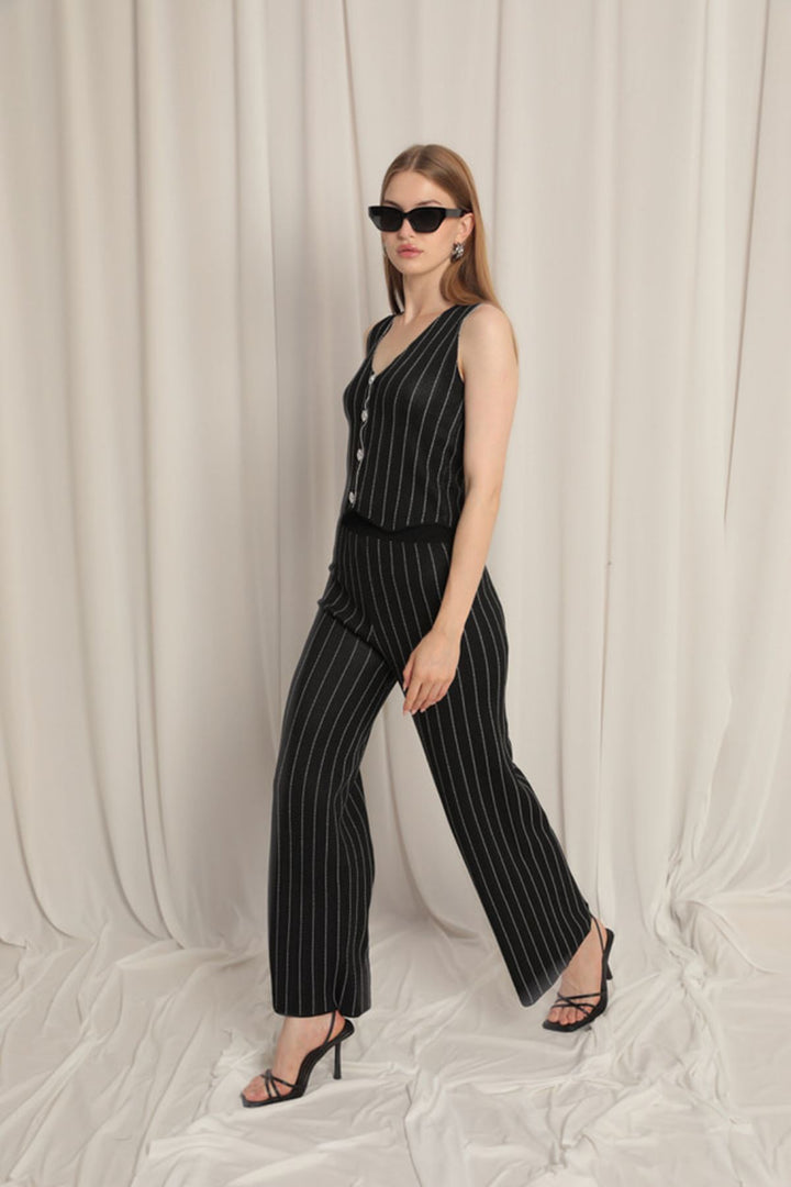 KKT Knitted Fabric Vest Women's Black Suit - San Baudilio de Llobregat