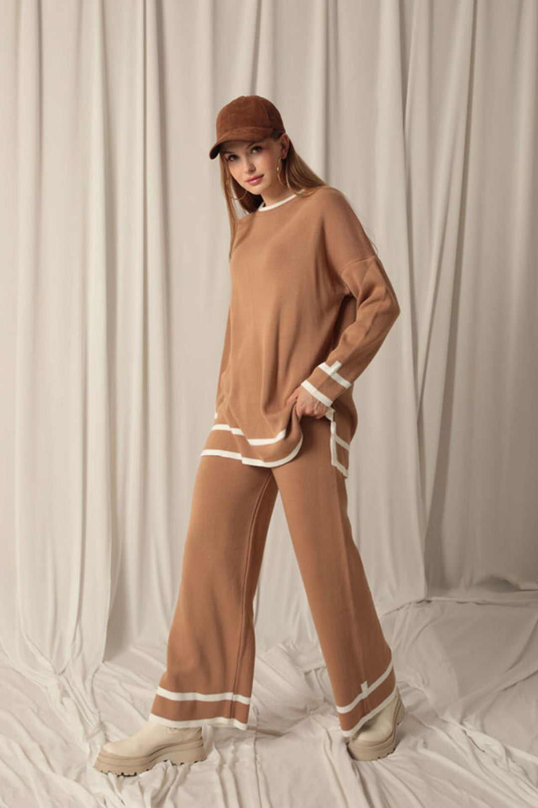 KKT Knitwear Fabric Thick Striped Women's Tan Suit - Chenalhó