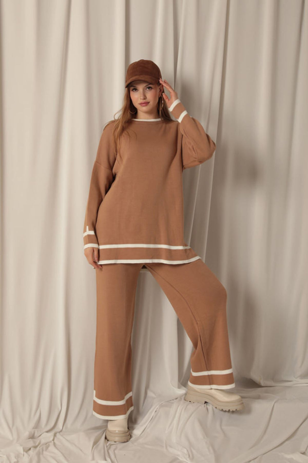 KKT Knitwear Fabric Thick Striped Women's Tan Suit - Chenalhó