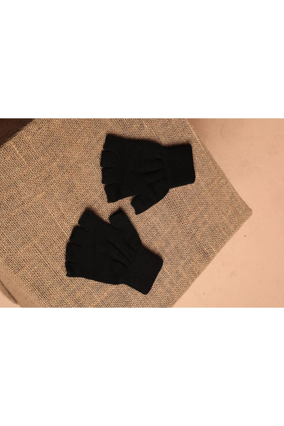 KKT Women's Black Fingerless Gloves - Westland