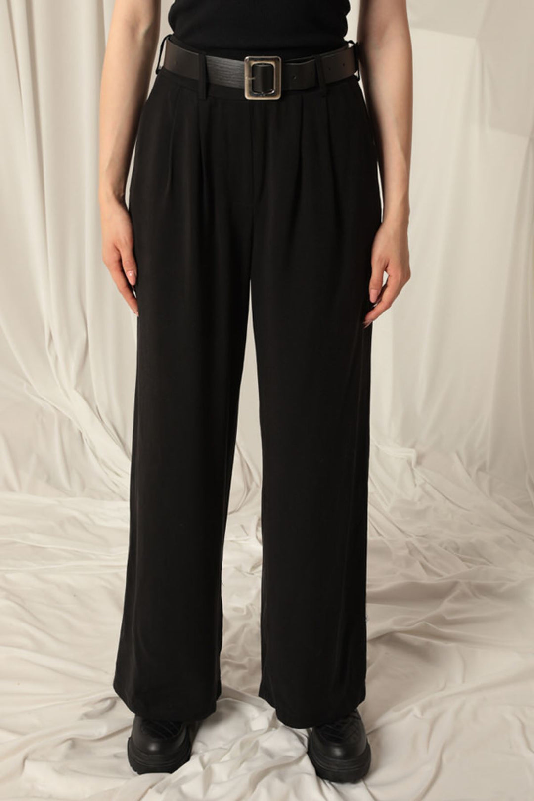 KKT Tencel Fabric Woven Women's Black Trousers - East Kelowna