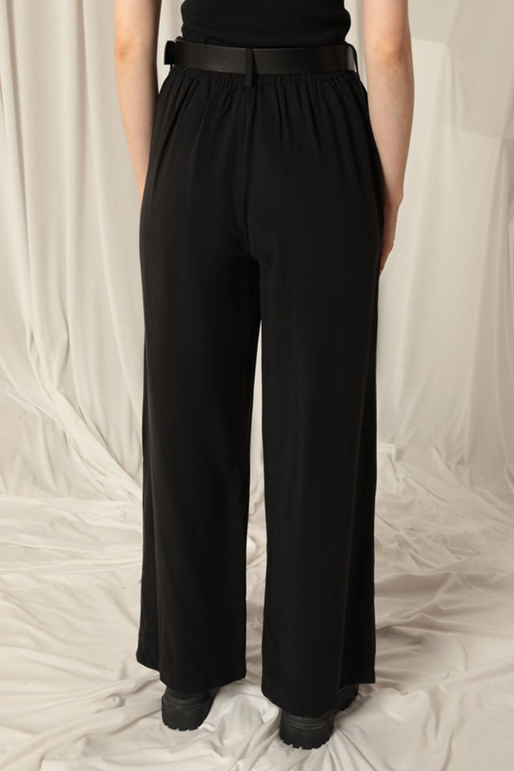 KKT Tencel Fabric Woven Women's Black Trousers - East Kelowna