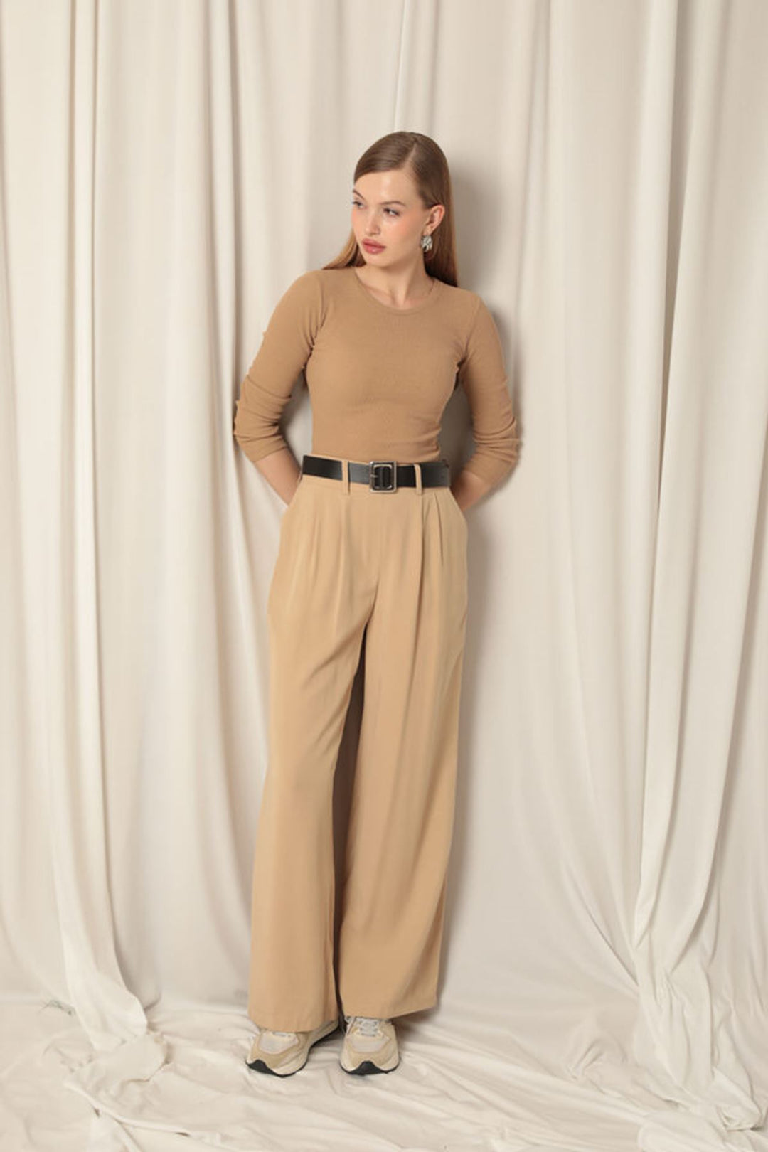 KKT Tencel Fabric Women's Woven Beige Trousers - Jerez de García Salinas