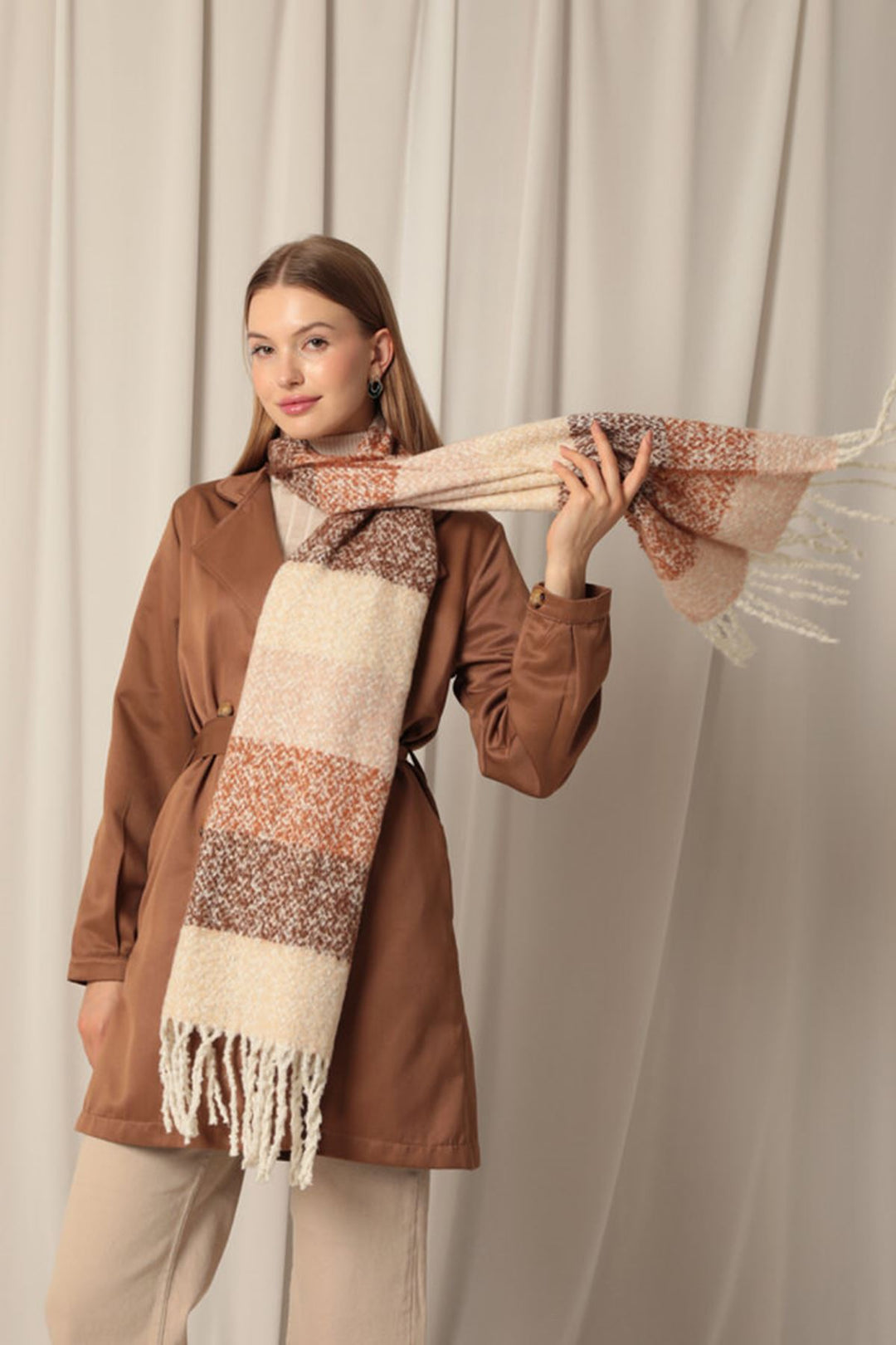 KKT Yumoş Boucle Women's Coffee Shawl - Rochester