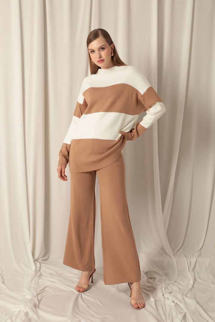 KKT Knitwear Fabric Women's Camel Suit - Colmenar Viejo