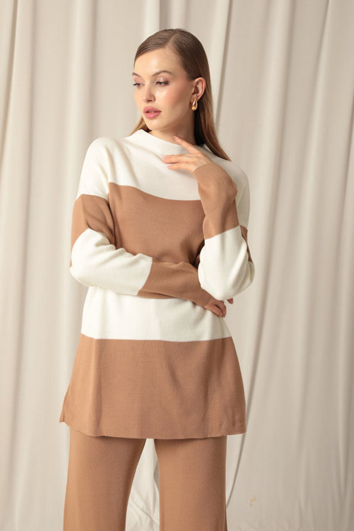 KKT Knitwear Fabric Women's Camel Suit - Colmenar Viejo